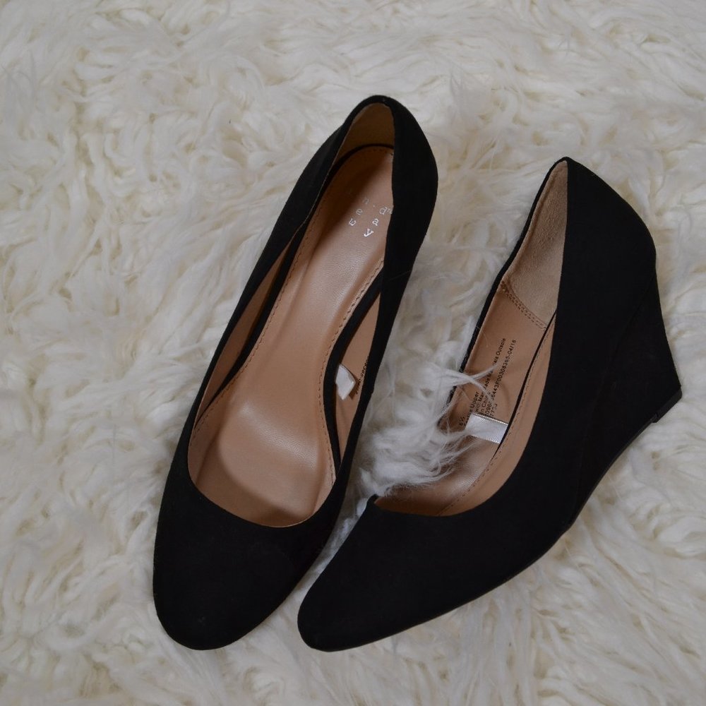 Black Close Heel Wedge Shoes